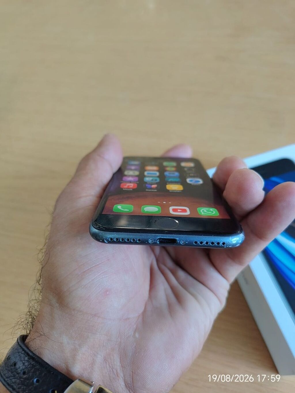IPhone SE 2020, Qara, Barmaq izi — Apple iPhone, Bakı (3)
