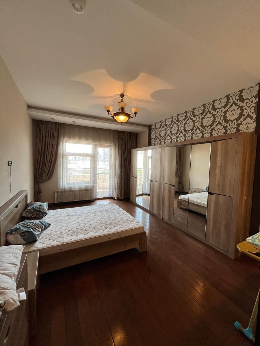 Satılır 4 otaqlı yeni tikili 200 m² — Mənzil, Bakı (2)