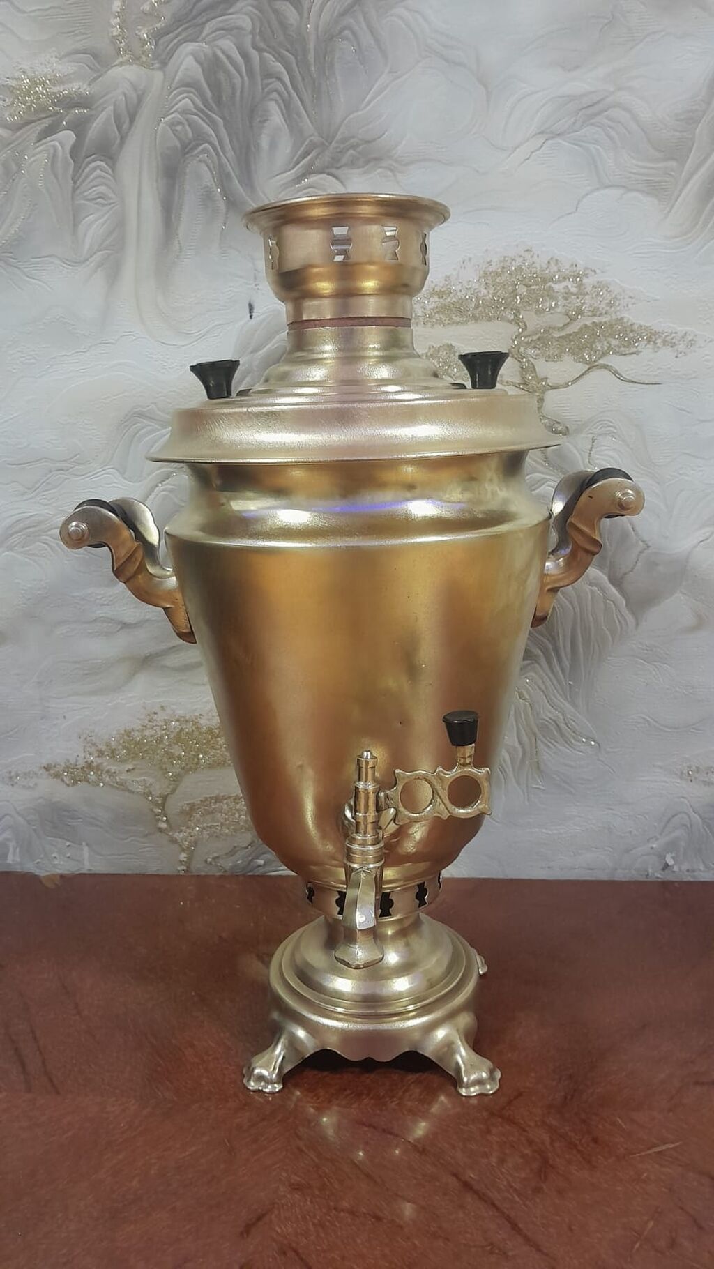 Samovar – 5 litr həcm Qiymət: 200 manat Ünvan: Kürdəxanı - Klassik — Samovarlar, Bakı