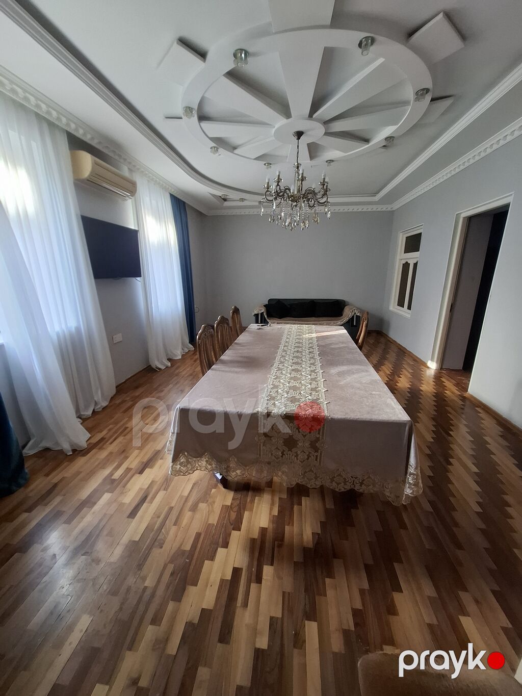 3 otaqlı mənzil – kiraye verilir xanimlara - Geniş qonaq otağı — Daşınmaz əmlak, Bakı (4)