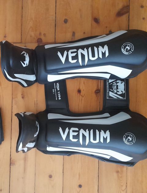 Venum tibia və ayaqüstü qoruyucuları (şin qvardları) - Brend: Venum - — İdman və Əyləncə