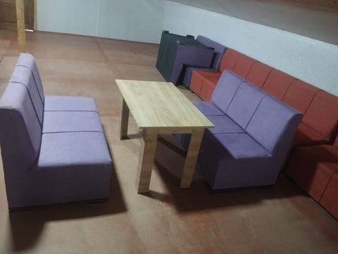 5 dəst 1.20 divan + masa Qiymet 160 azn (1) Unvan Tibb uni.yani
