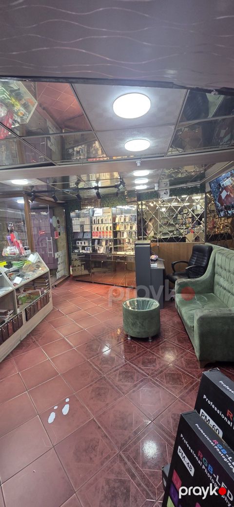 Satılır obyekt 270 m²