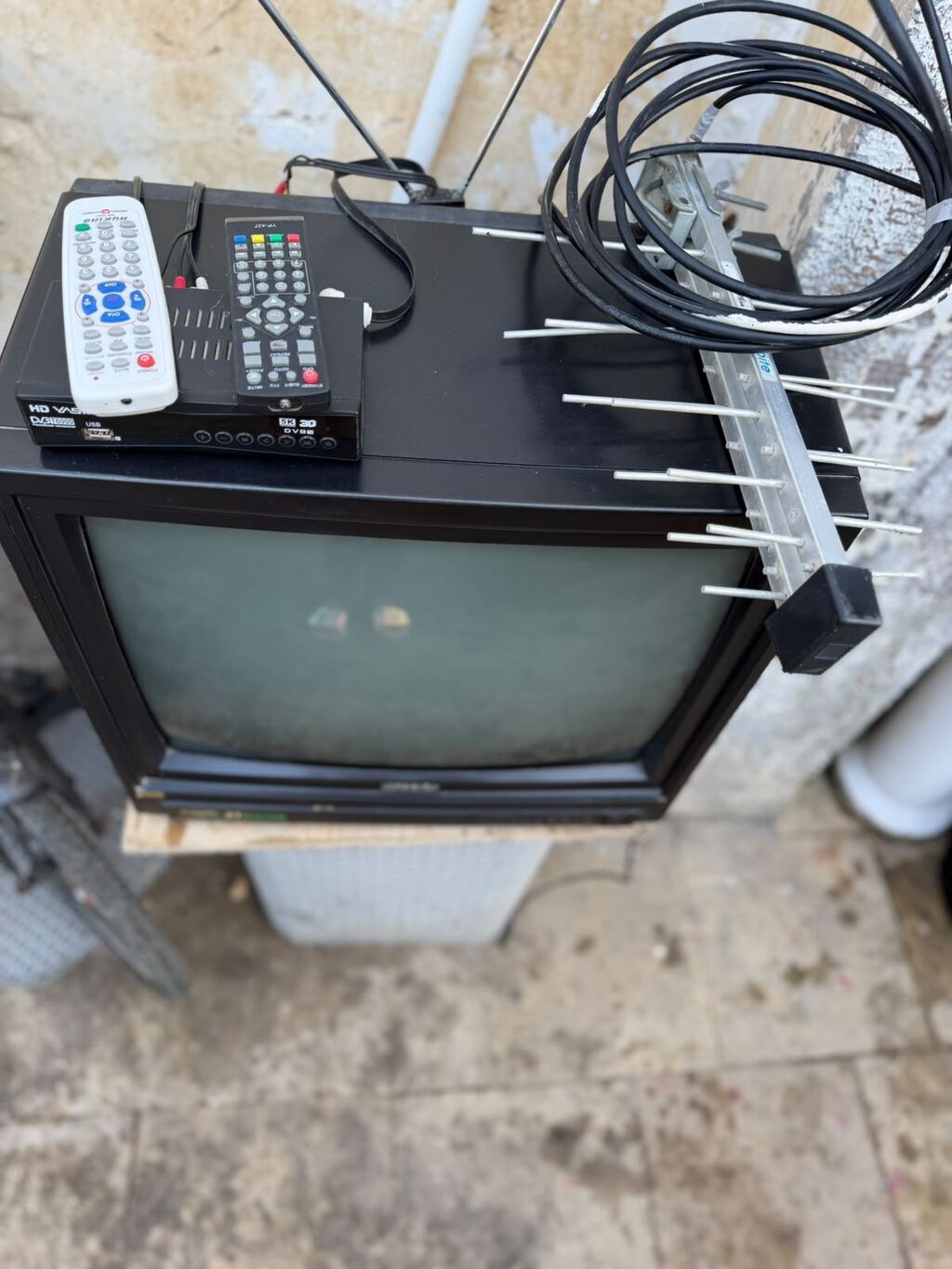 Sharp kineskop televizor + rəqəmsal tuner və antena seti - — Televizorlar, Digah (4)