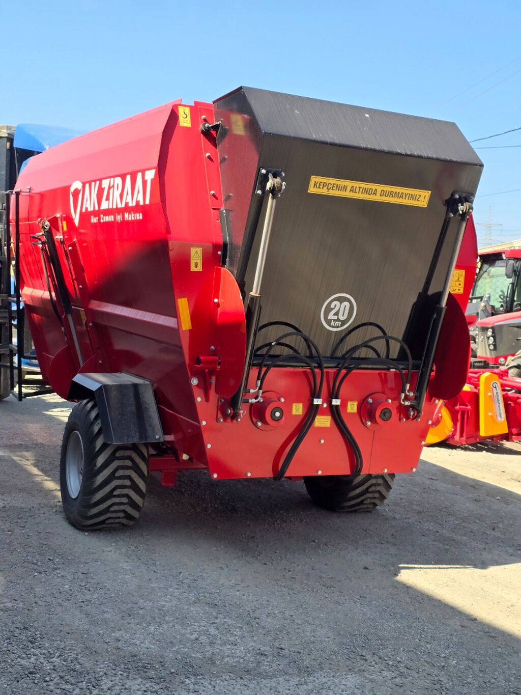 Tiremix Y-12 yem qarışdırıcı və paylayıcı qoşqu - Brend/model: Ak — Kənd təsərrüfatı avadanlığı, Bakı (4)