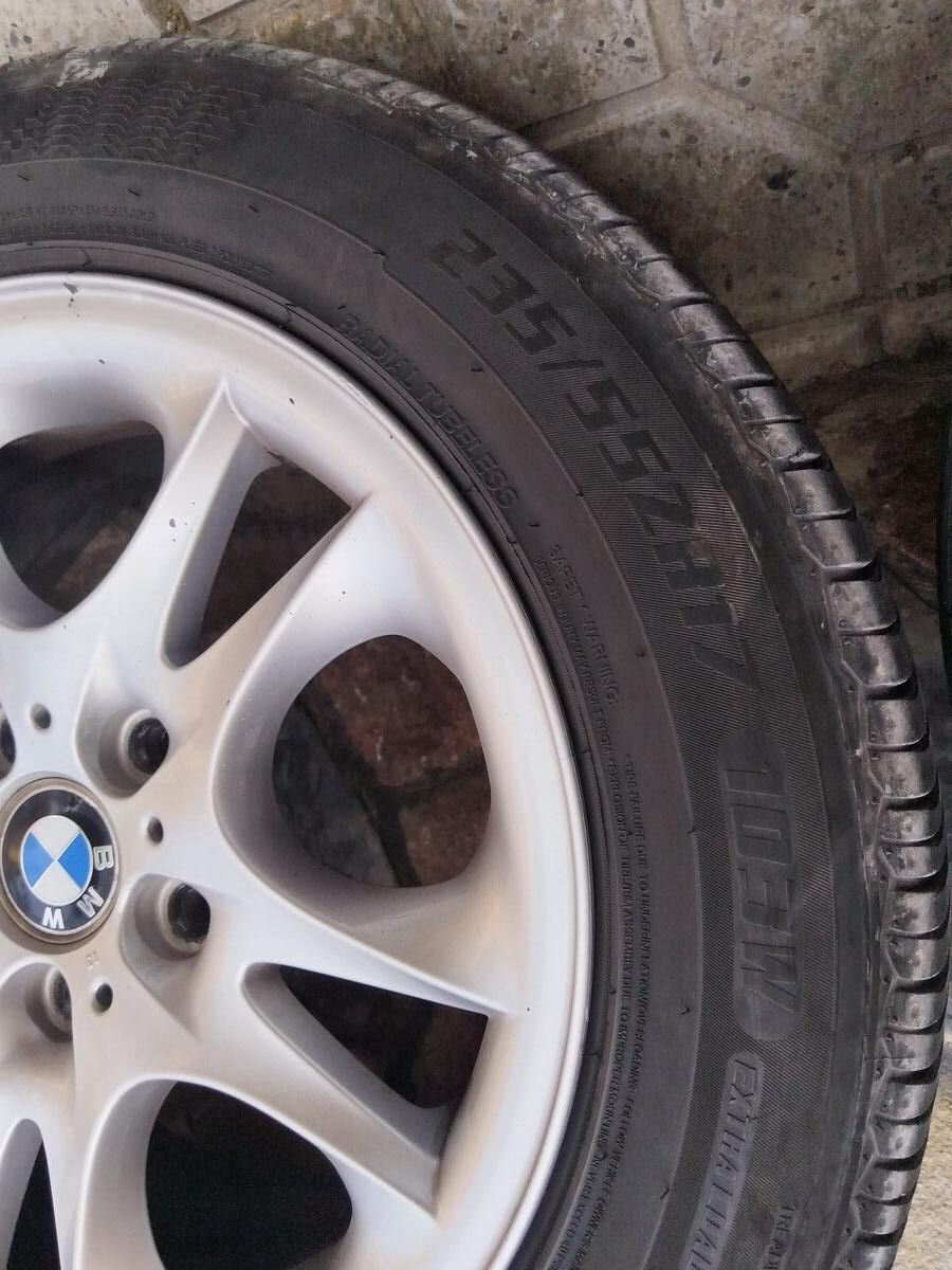 BMW təkərləri 235.55 R17 — Ehtiyat hissələri və aksesuarlar, Bakı (3)