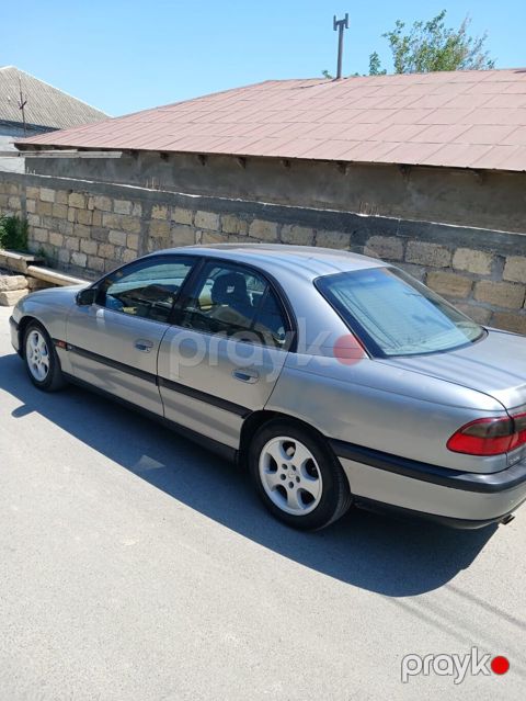 Opel Omega: 2 l | 1996 il 423000 km Sedan