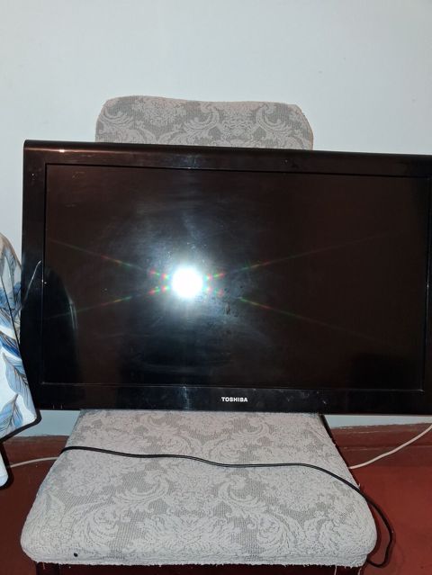 Toshiba LCD televizor - Ekran diaqonalı təxminən 32" (ölçü şəkilə — Bakı