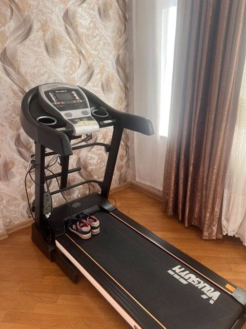 Qaçış trenajoru Volksgym (elektrikli) Xüsusiyyətlər: - Geniş qaçış