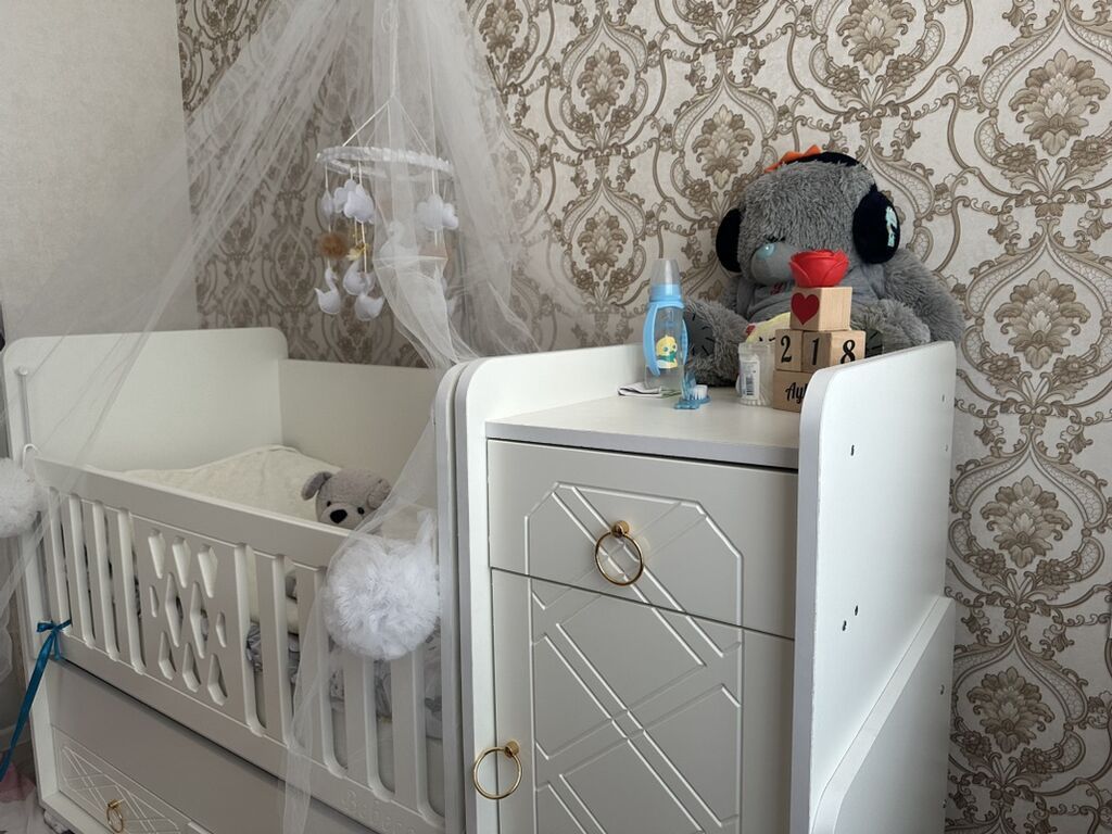 Oğlan və qız üçün, İşlənmiş, Dördbucaq, Beşik, Dəst ilə, Matras ilə, Yellənmə mexanizmi ilə — Mebel, Masazır (2)