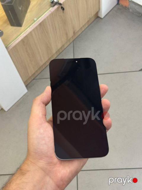 iPhone 17 Pro Max ekranı — Bakı