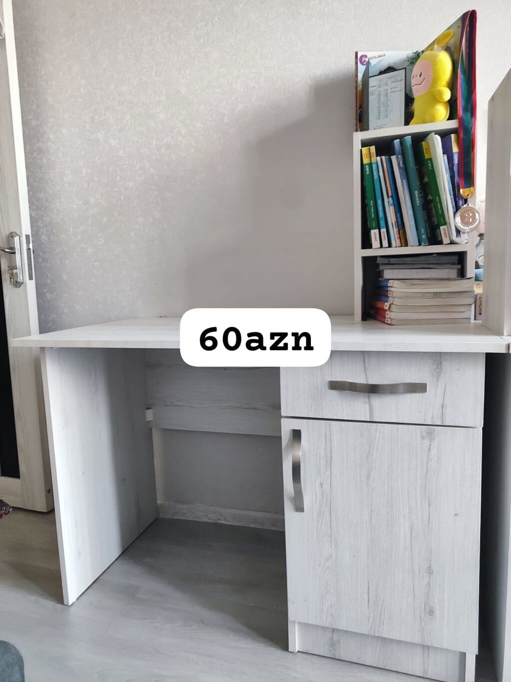 A*Yazi stolu 4dene var qiymet 1ededi 60azn unvan yasamal(8376) Aylin2 — Mebel, Digah