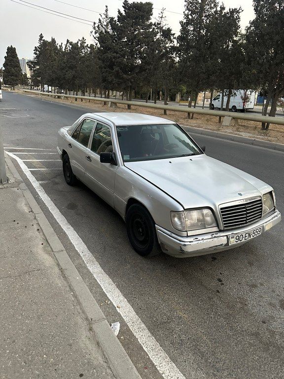 Mercedes E 200, 2.0 L, 1993 il, 855 777 km — Avtomobillər, Bakı (4)