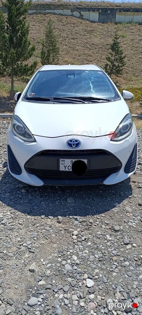 Toyota Aqua: 1.5 l | 2018 il Hetçbek