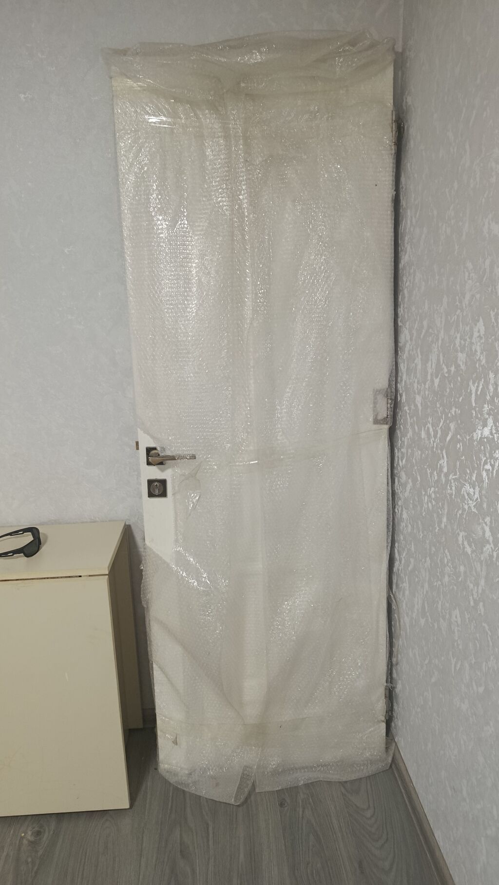 Ağ rəngli daxili otaq qapısı - Material: MDF/taxta əsaslı, hamar ağ — Mallar, Bakı