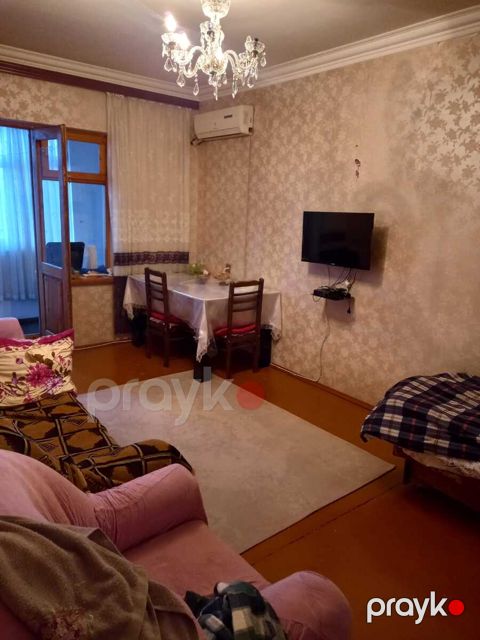 Satılır 2 otaqlı köhnə tikili 65 m²
