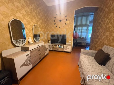 Satılır 2 otaqlı köhnə tikili 60 m²