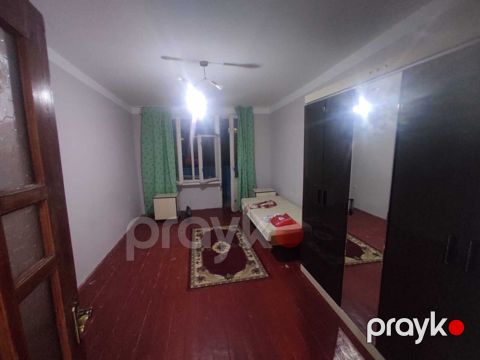 İcarəyə verilir 3 otaqlı köhnə tikili 65 m²