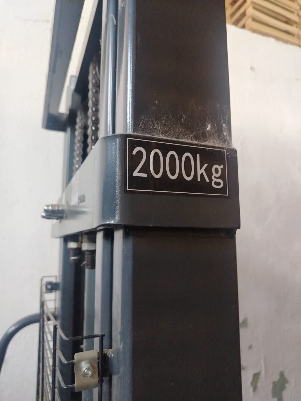 Enidir, və onun heç bir problemi yoxdur. 2 ton qaldıra bilir. 10–15 — Mallar, Masazır (4)