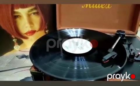 Midex Qromofon. Az istifadə edilib. Üzərində Sezen Aksu - Gülümse — Bakı