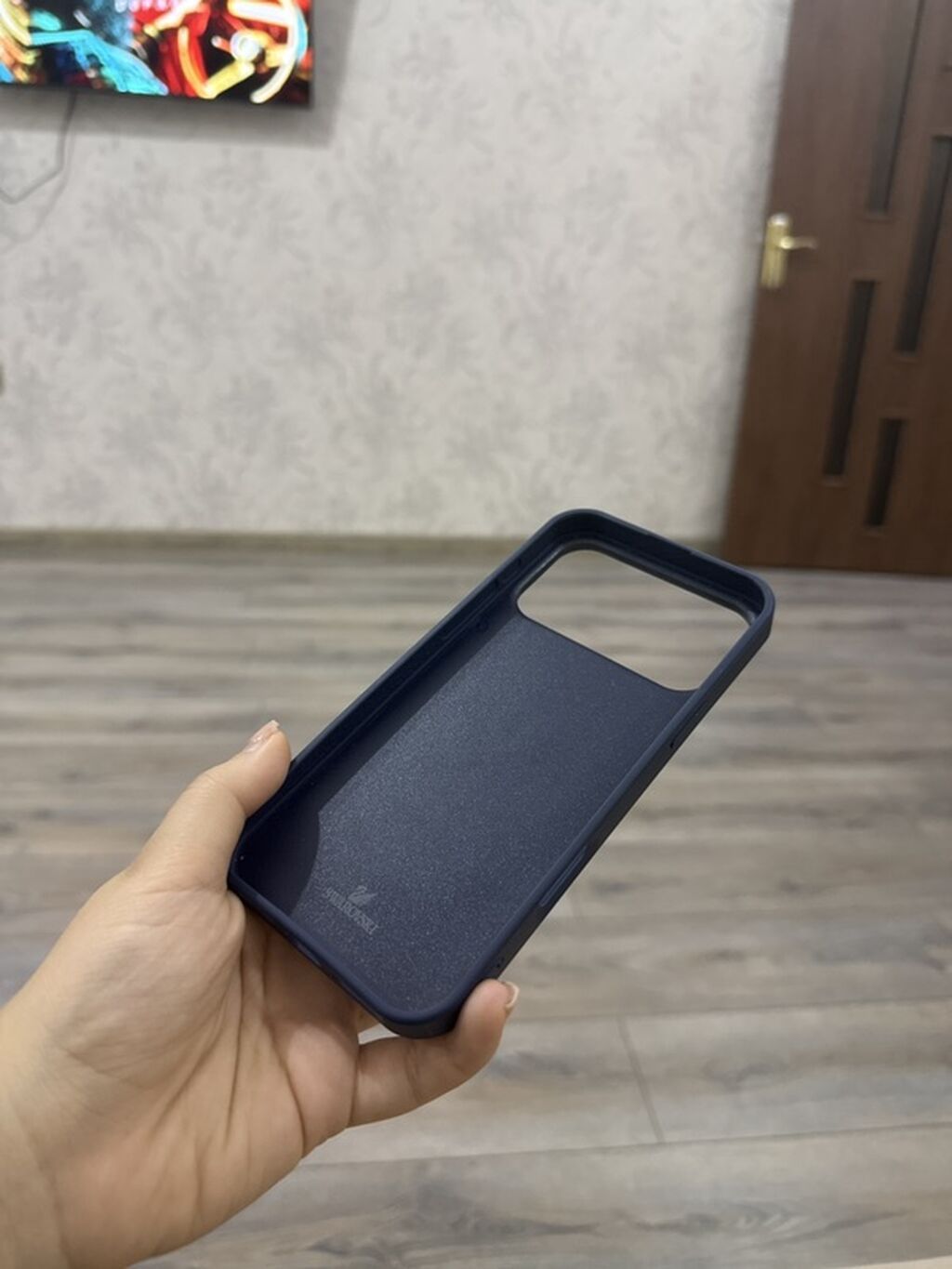 Swarovski kristalları ilə bəzədilmiş telefon qabı - Model: arxa — Elektronika, Bakı (2)