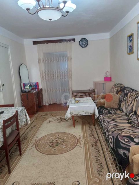 Satılır 3 otaqlı köhnə tikili 70 m²