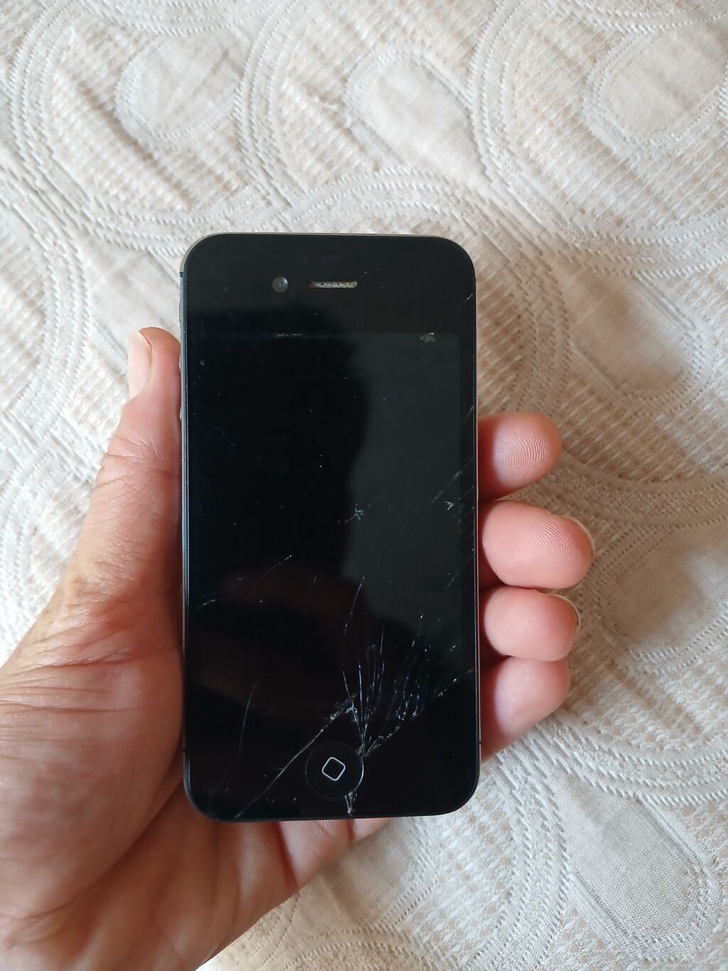 IPhone 4, Qara, Qırıq — Apple iPhone, Xaçmaz