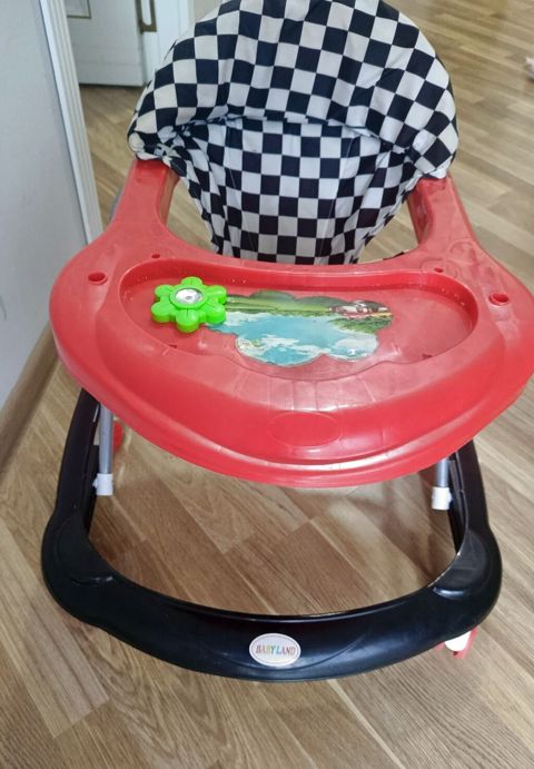 Babyland uşaq yerigədəni — qırmızı, qara, damalı