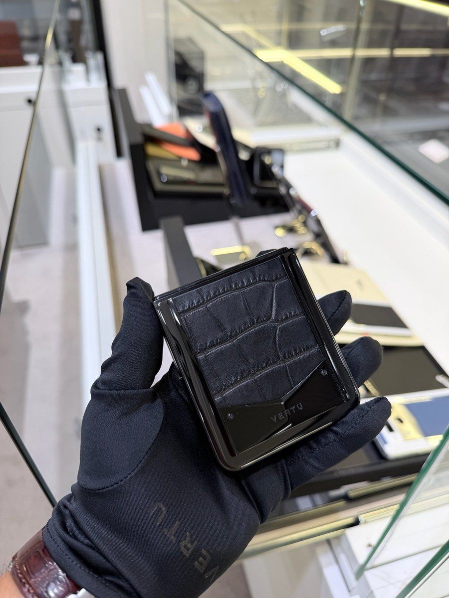 Vertu Ironflip Alligator Skin Basalt Black 512GB/12GB — Mallar, Bakı (11)