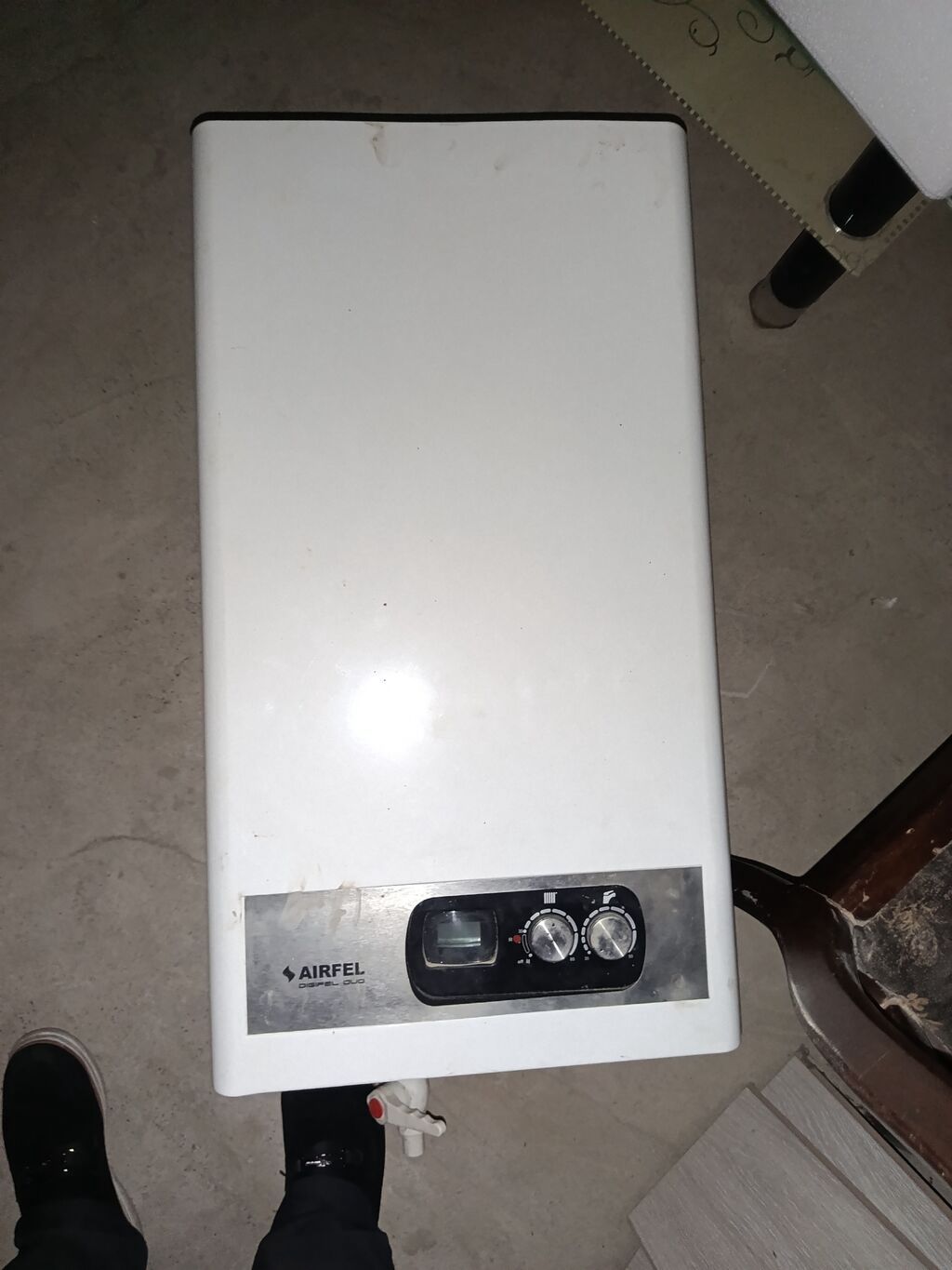 Məhsul: Divardan asılan qaz kombiləri (2 ədəd) 1) Airfel (model — Kombilər, Bakı