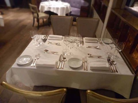 Aylıq Maaş Olan Yerlər Narahat Etməsin Restoran (Qədim Qala, Mezzo — Bakı