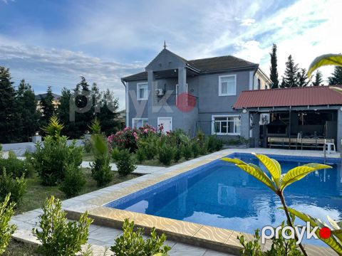 İcarəyə verilir 5 otaqlı həyət evi/bağ evi 220 m²
