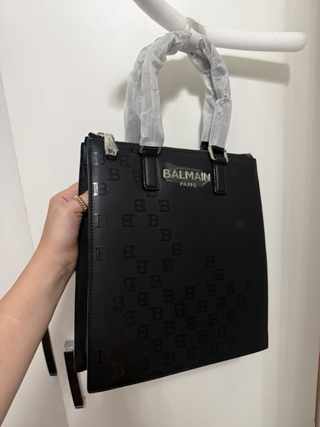Balmain Paris. Alınıb 2800. Yenidir. Etiketi üstündə — Çantalar, Bakı (8)
