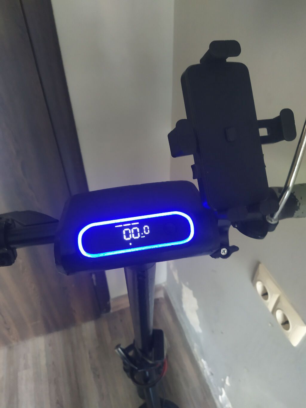 İşlənmiş Elektrik samokat 10", > 1000 Vt, 36 - 45 km/s — Mallar, Bakı (3)