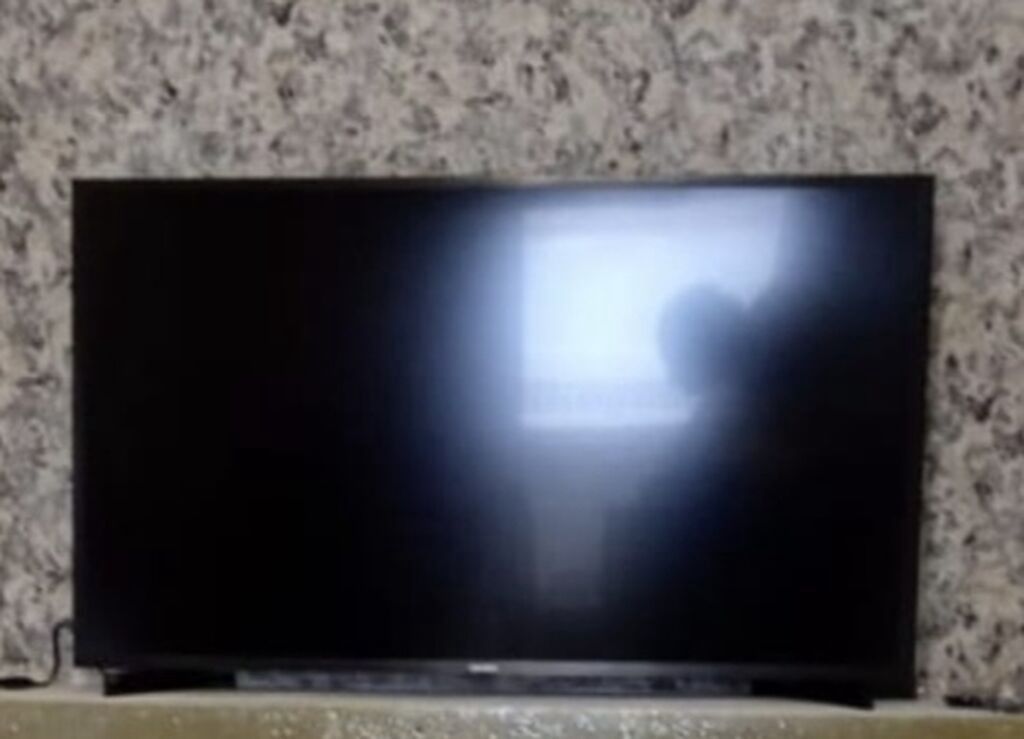 LED televizor Samsunug 109 ekran 43 düyüm. İnternet youtube netfilix — Televizorlar, Bakı