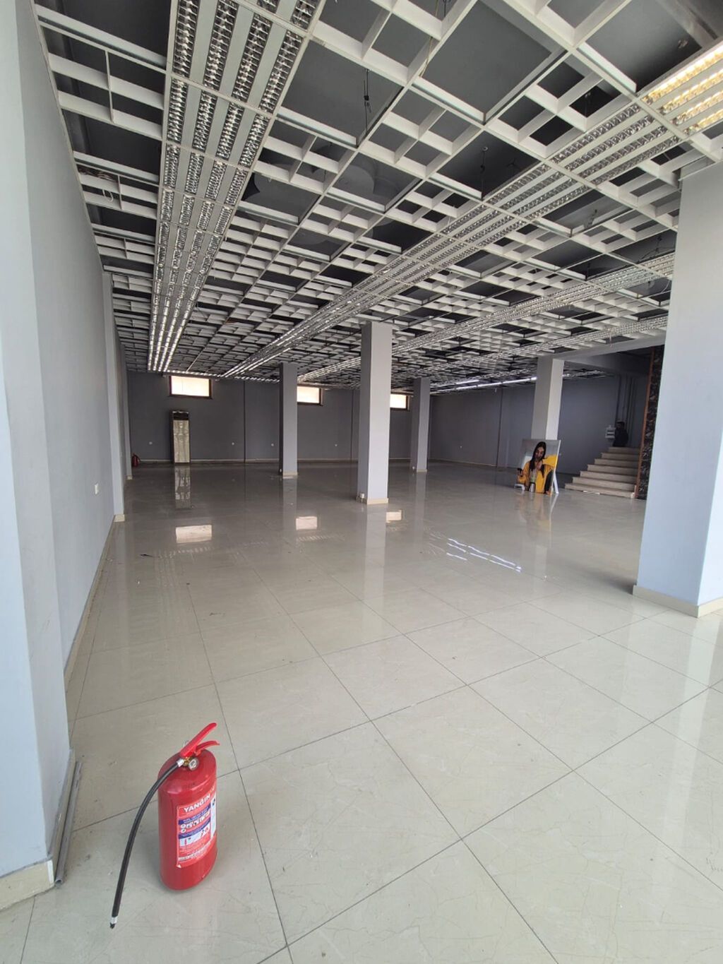 ƏHMƏDLİ METROSUNA PİYADA MƏSAFƏDƏ — 4 MƏRTƏBƏLİ 1.140 M² KOMMERSİYA