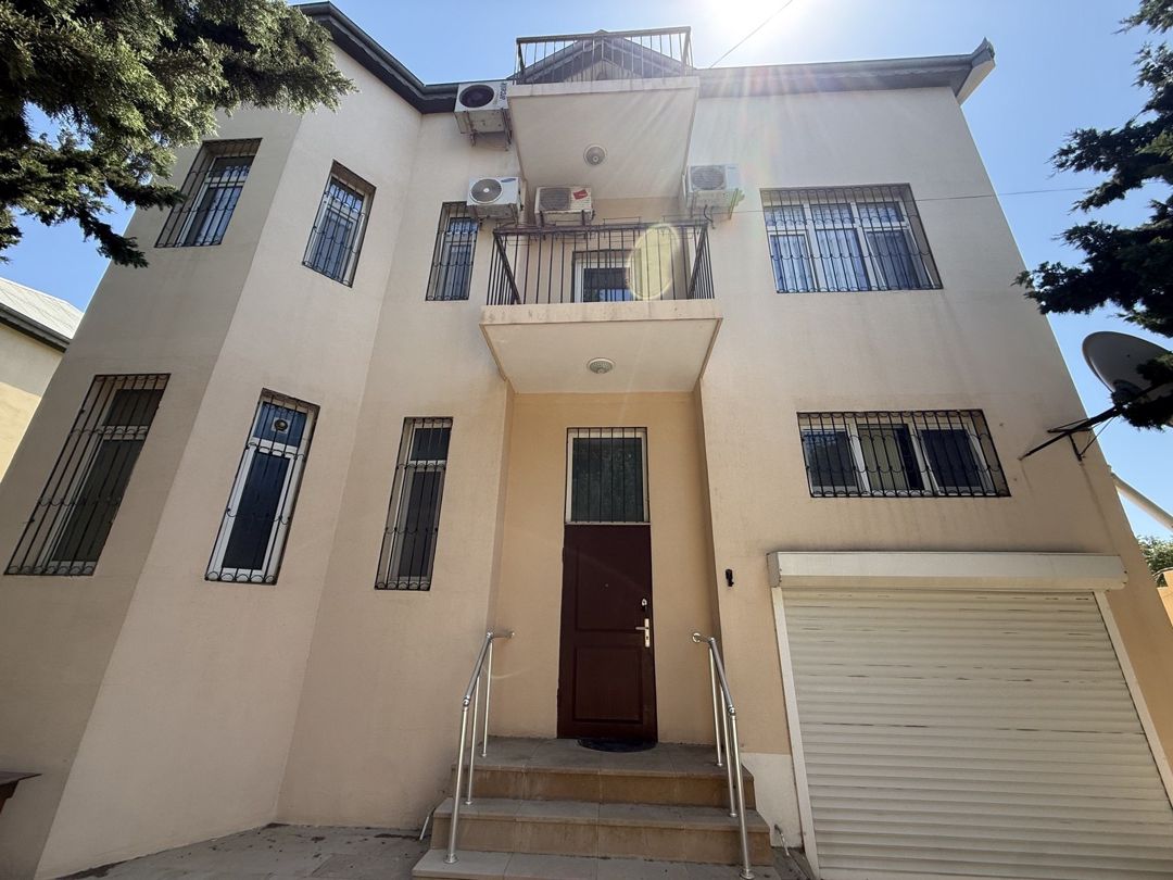 İcarəyə verilir 9 otaqlı həyət evi/bağ evi 400 m² — Ev, villa, Bakı
