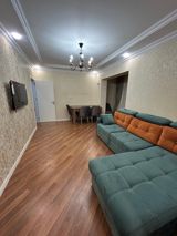 İcarəyə verilir 2 otaqlı köhnə tikili 60 m² — Zarina