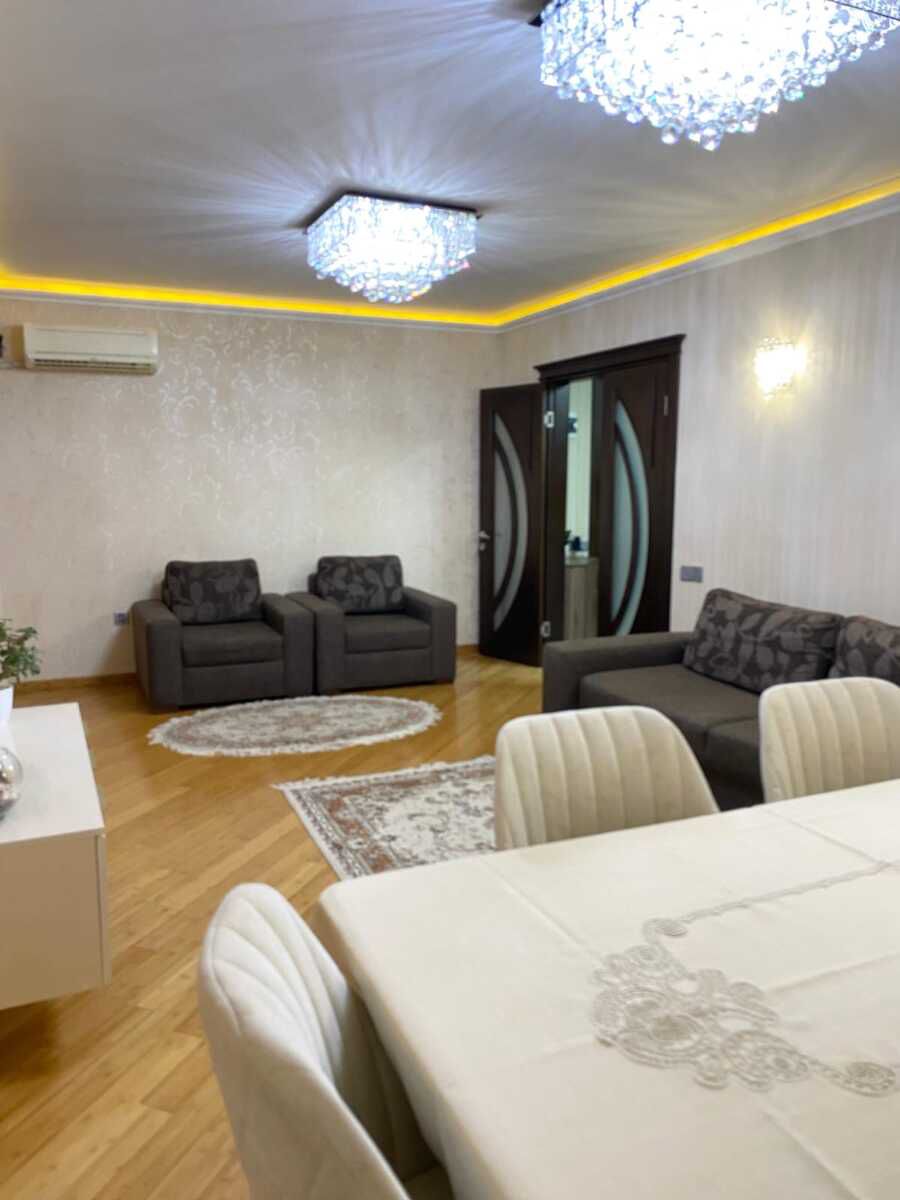 Satılır 3 otaqlı köhnə tikili 115 m² — Mənzil, Bakı (3)