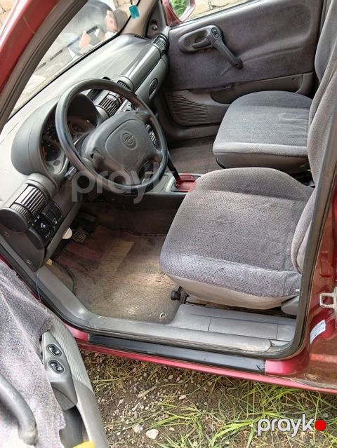 Opel Corsa: 1.6 l | 1998 il 488000 km Hetçbek