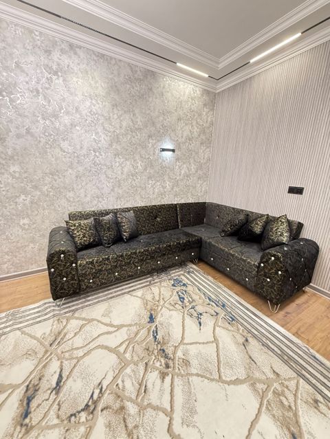Divan satılır 499₼. Yeni kimidir. İstifadə olunmayıb. Ünvan