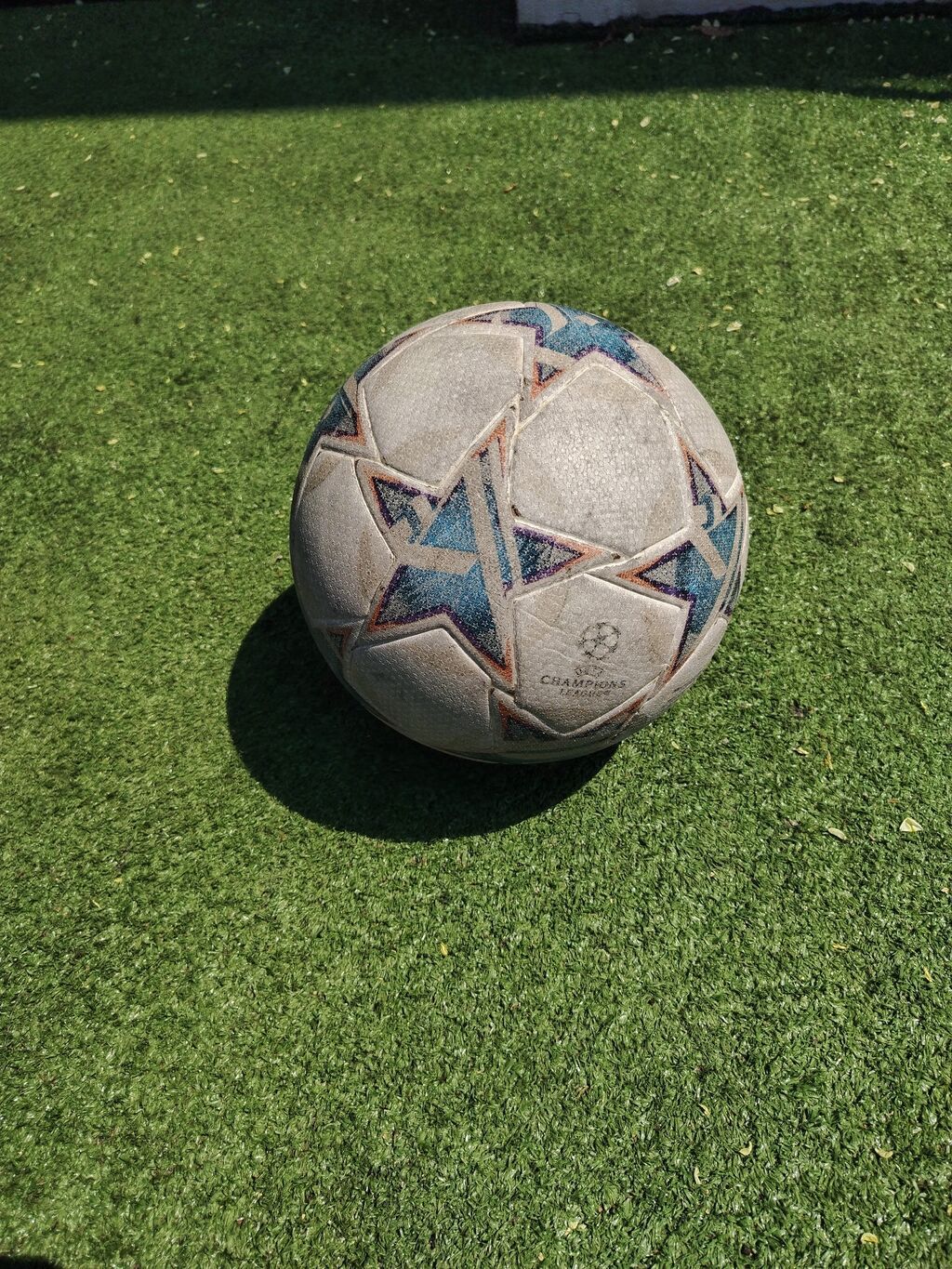 Adidas UEFA Champions League futbol topu - Rəsmiləşdirilmiş UCL