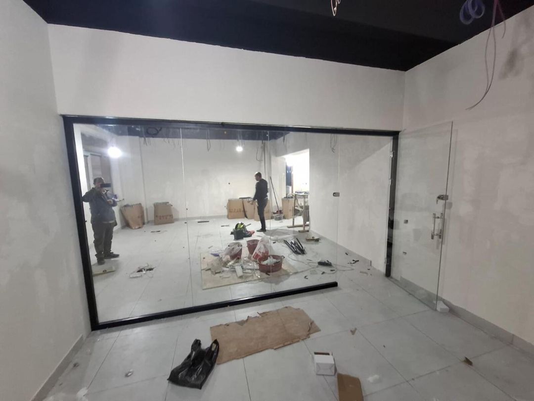 Ofis şüşə arakəsmə — Mallar, Bakı (2)