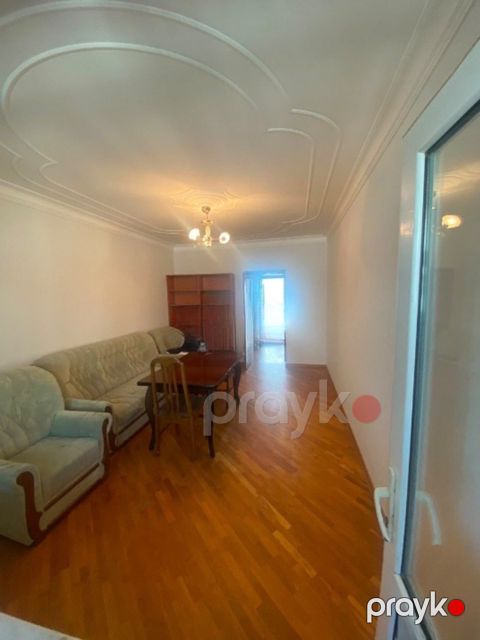 İcarəyə verilir 3 otaqlı köhnə tikili 80 m²