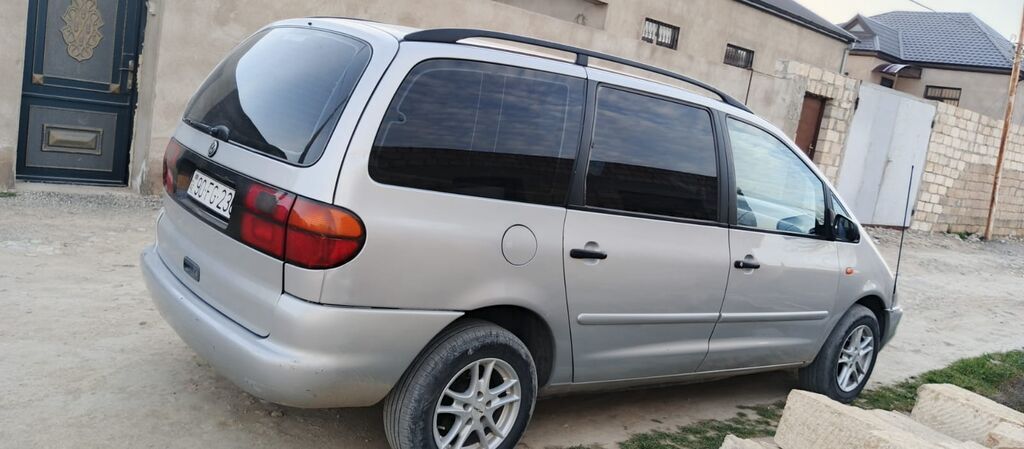 Volkswagen Sharan miniven - Kuzov: gümüşü rəng, 5 qapı, relslərlə dam — Avtomobillər, Sumqayıt (4)