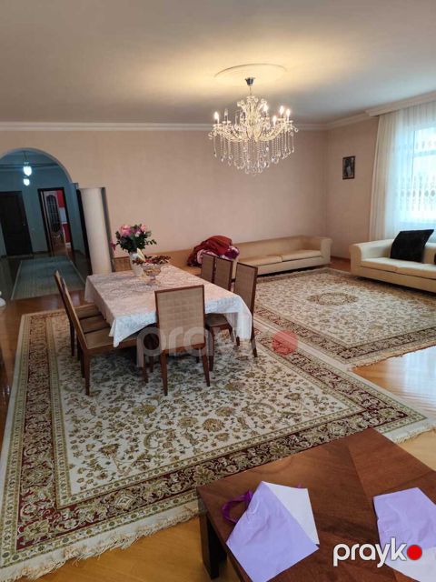 3-otaqlı yeni tikili, İnşaatçılar m., 167 m²