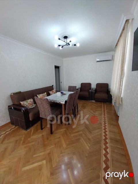 İcarəyə verilir 2 otaqlı köhnə tikili 48 m²