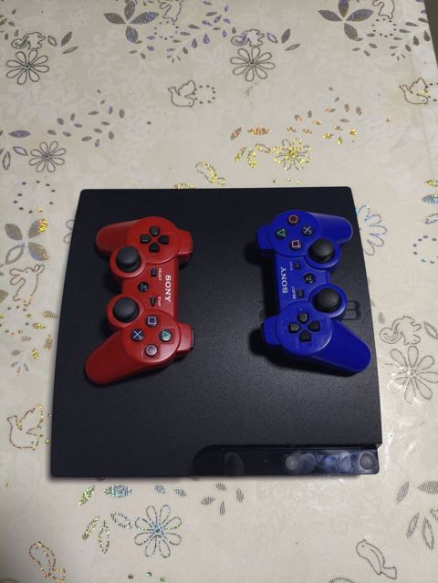 Sony PlayStation 3 (PS3) Slim oyun konsolu + 2 ədəd orijinal DualShock
