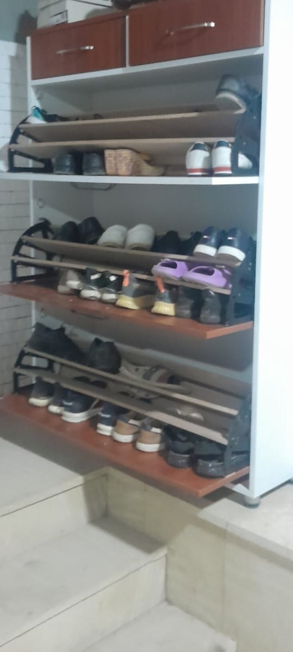 Ayaqqabı dolabı satılır, hündürlük 150sm, en 1.10 sm . Dərunlik 33 — Mebel, Bakı (3)