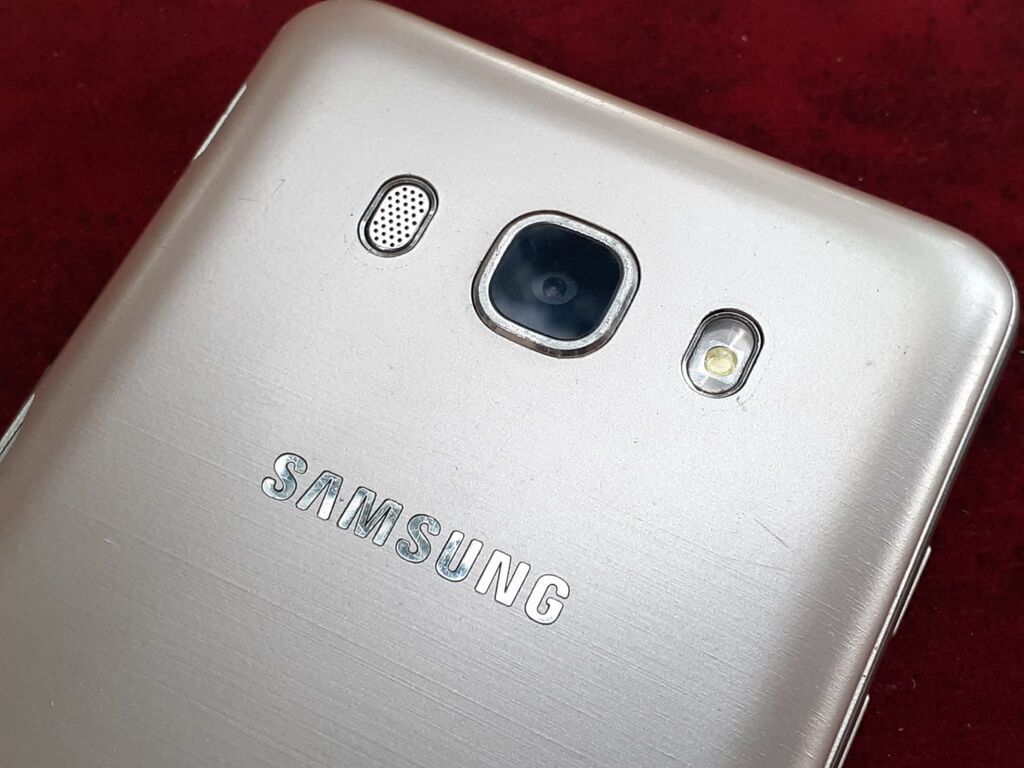 Samsung Galaxy J5 2016, 16 GB, rəng - Qızılı, Zəmanət, Düyməli, Sensor — Samsung, Gəncə (7)
